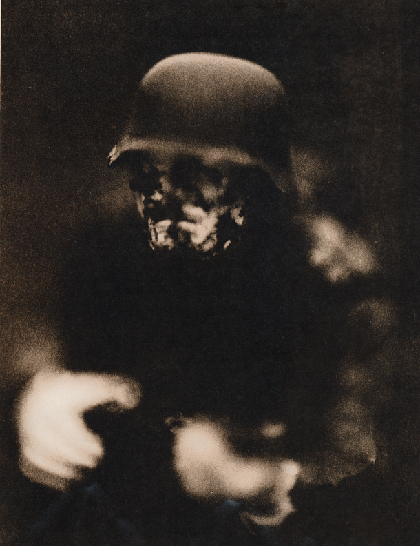 Hitler Moves East: A Graphic Chronicle, 1941-43 - powerHouse Books