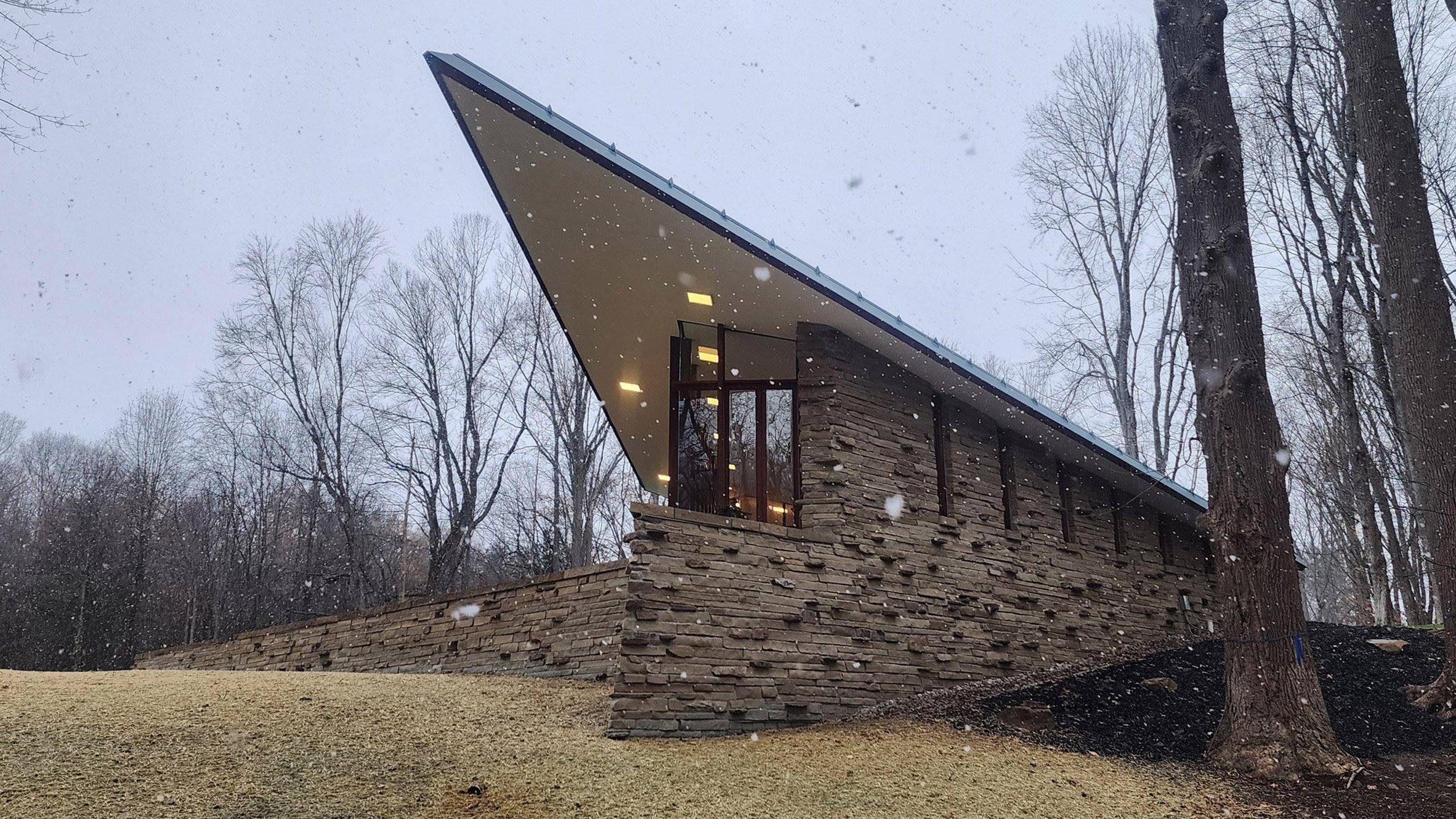 A House Based on the Designs of Frank Lloyd Wright is Completed in