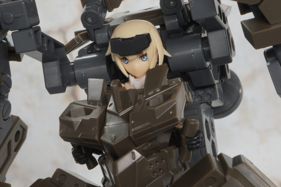 フレームアームズ・ガール】ハンドスケール 轟雷 with 迅雷アーマー