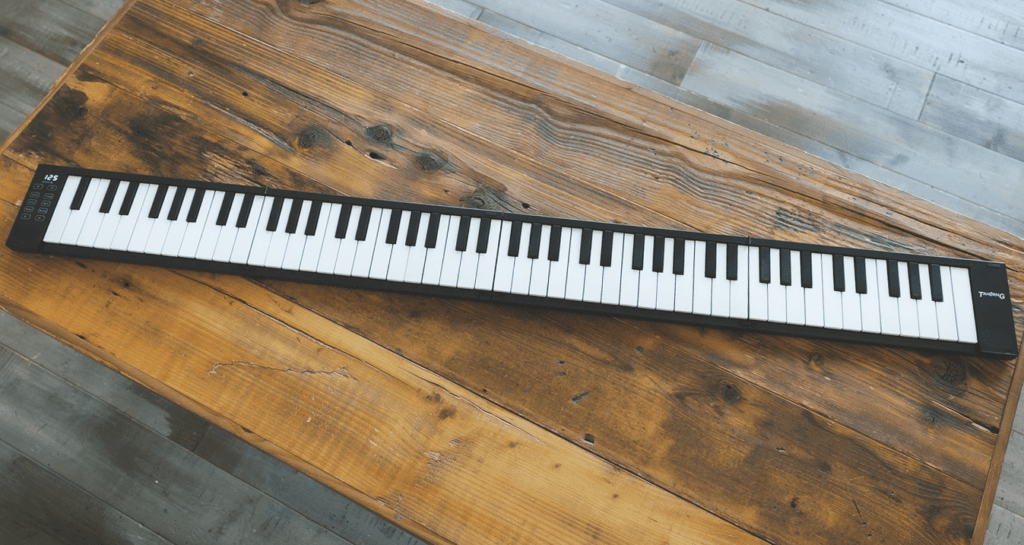 AAAMYYYレビュー】折り畳んで収納できるキーボードTAHORNG Oripia 88