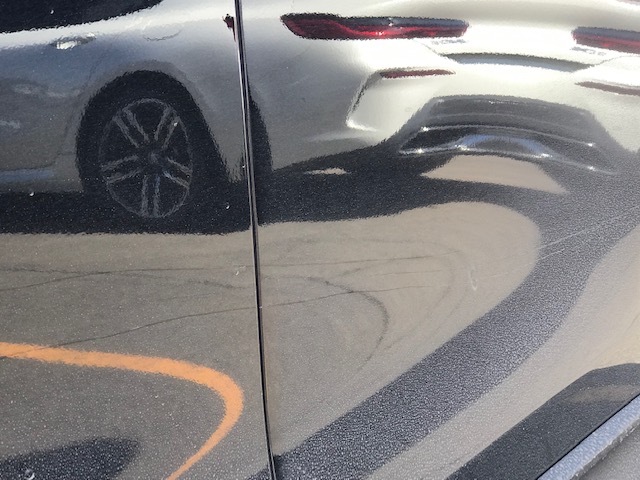 マツダCX-5納車3日後のご入庫ですがキズが目立ちました。札幌市清田区