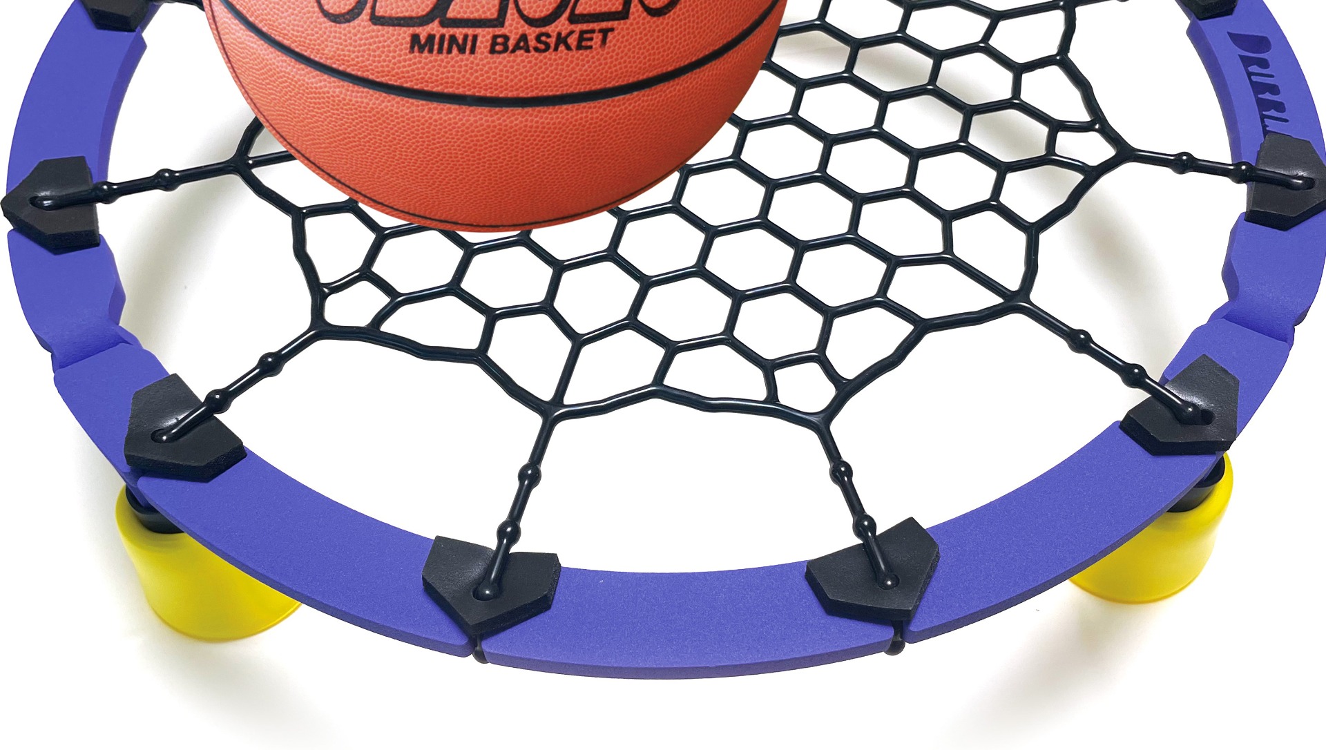 音と振動を気にせず自宅でボール遊びをするなら「エアドリブル®」