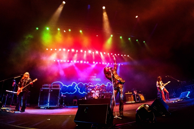 今なお語り継がれる伝説のロックバンド、レッド・ウォーリアーズ、彼ら