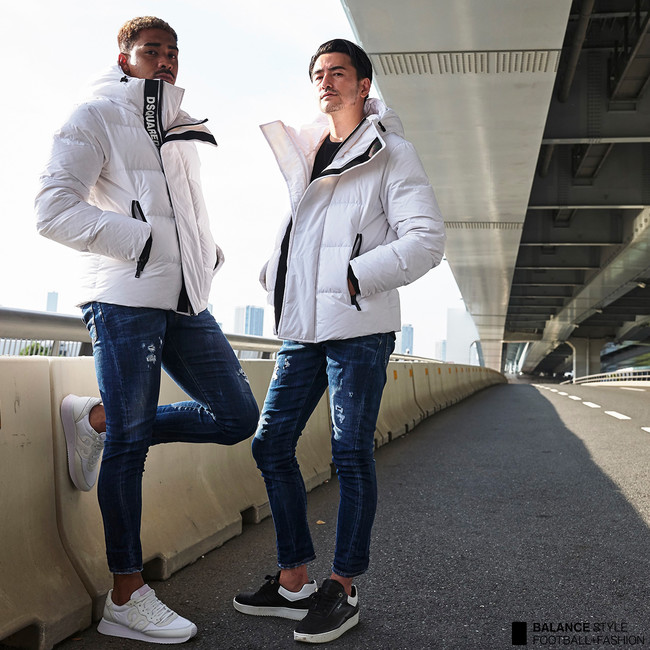 サッカー選手が愛用する「ディースクエアード（DSQUARED2）」から白