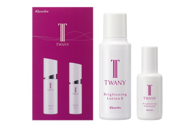 つけた瞬間肌を明るく艶やかに。うるおい、透明感あふれる水面(みなも