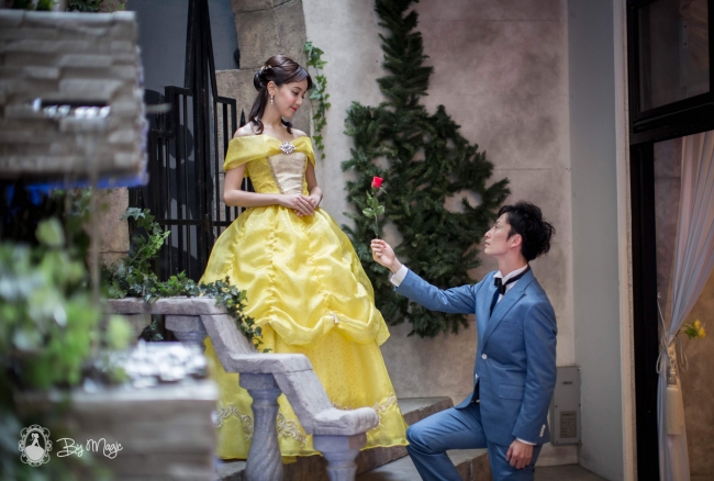 童話の世界でウェディングを体験！美女と野獣のカフェブライダルフェア