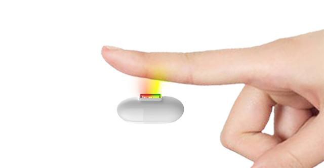 眠る前につけるだけでモニタリング！？睡眠状況の管理をサポートする