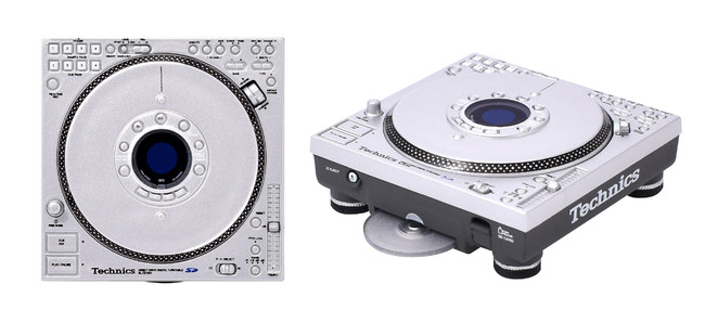 TechnicsのターンテーブルやミキサーなどのDJ機器がミニチュア