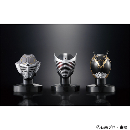 仮面ライダー龍騎』のブランク体と疑似ライダーのマスコレが限定商品で