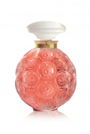 ラリックのフレグランス・ポップアップ。歴代のクリスタルボトル