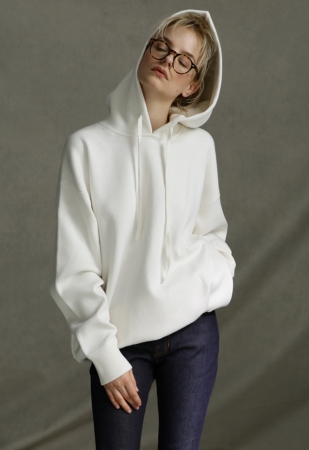 ストライプデパートメント、井川遥さんディレクションのモダンで上質な