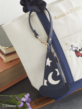 11月18日のお誕生日をお祝い！ミッキーマウスがきらめく魔法をかける新