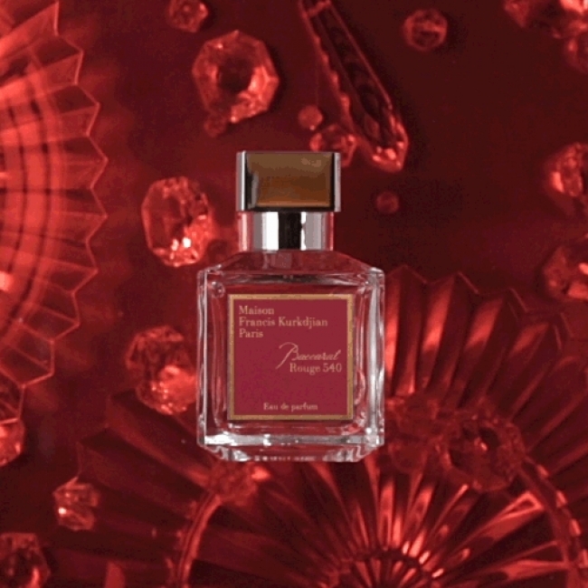 バカラ ルージュ 540」エレガンスを象徴する2つのブランドの融合から