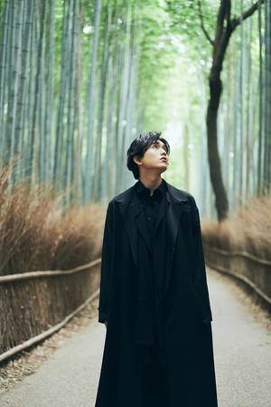 魔進戦隊キラメイジャー」キラメイブルー役で活躍中の俳優・水石亜飛夢