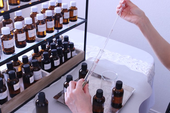 オリジナル香水が作れる！調香体験サロン「Magnolia Fragrance
