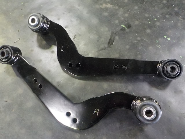 ZSU60W ハリアー リアアッパーアーム交換 四輪アライメント