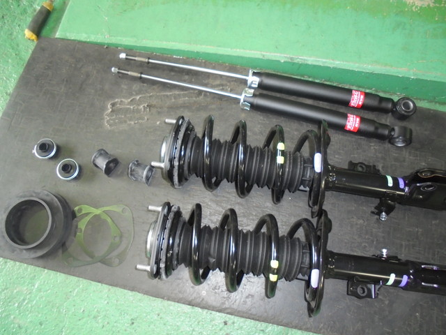 ZRR70W ヴォクシー 足回りリフレッシュ作業 四輪アライメント調整