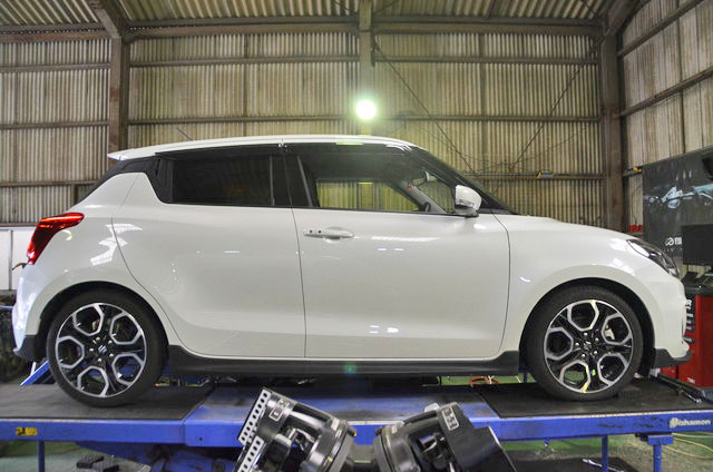 ZC33S スイフトスポーツ SWKダウンサスに交換と四輪アライメント調整