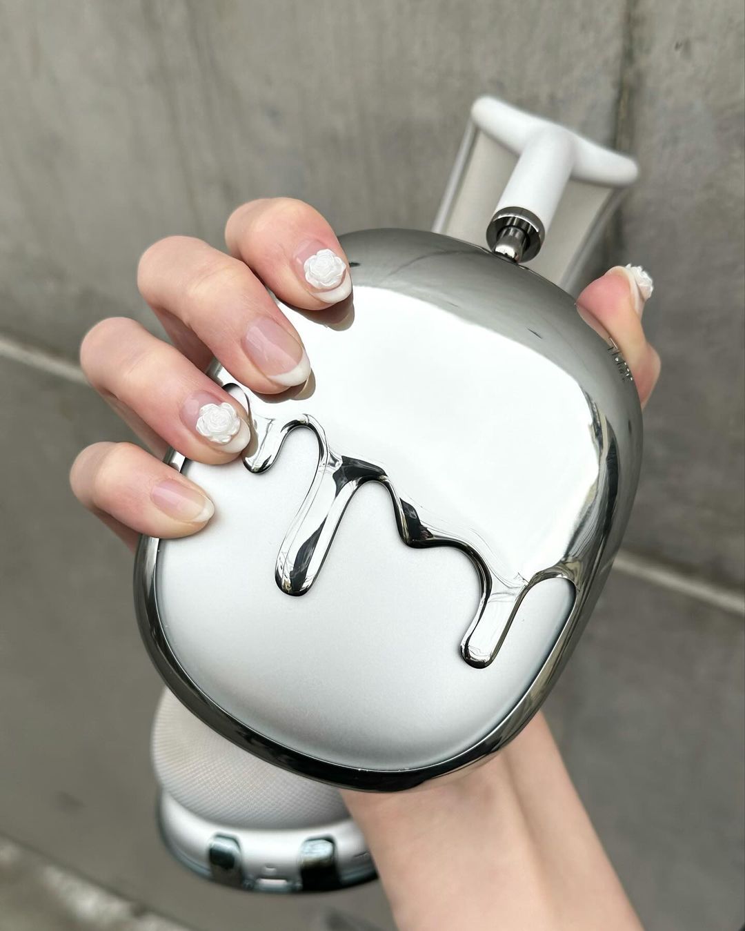 qlix dripframes silver Airpods max用カバー Drip Frames (Silver) – qlix