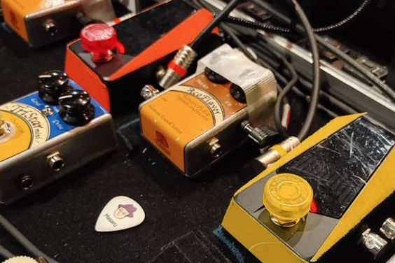 ギターエフェクターブランド NeotenicSound「TriStar」× 小さいふ