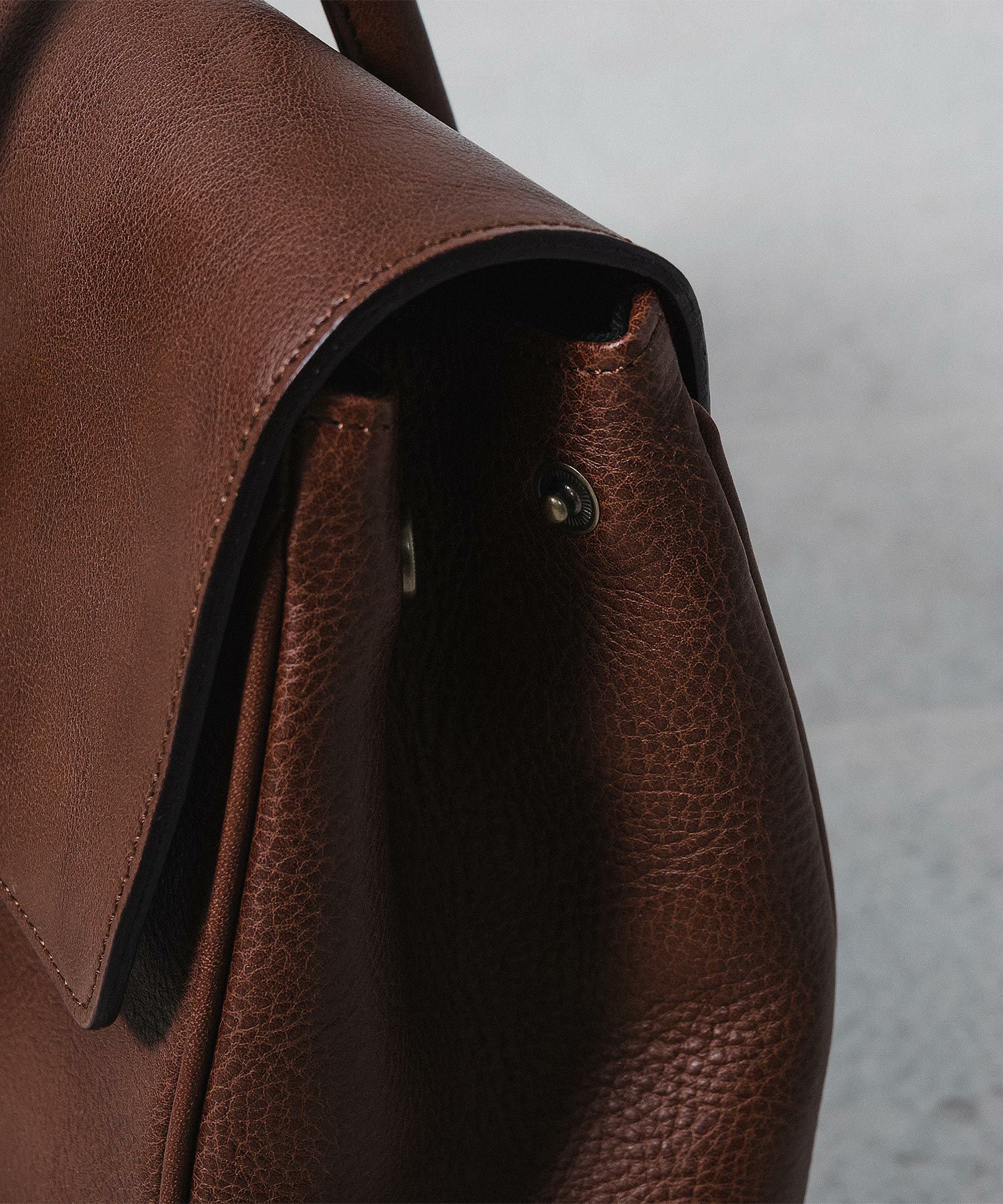 ハイグレードレザーフラップバッグM | quadro (クオドロ) 公式サイト