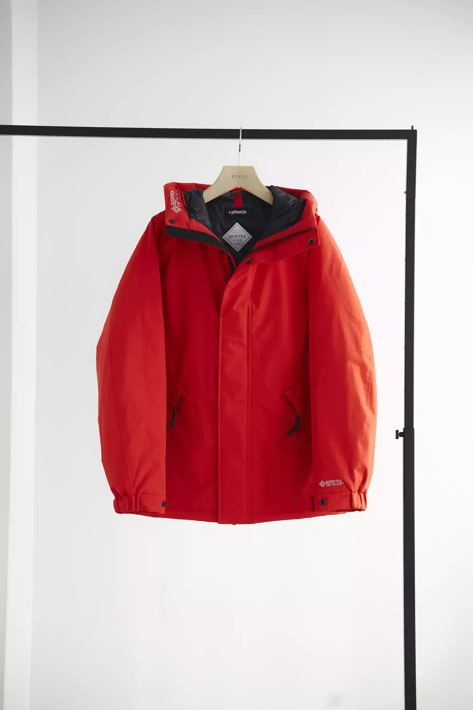 ÉDIFICEと+phenixがコラボ・GORE-TEX INFINIUM搭載のダウンアウター2型