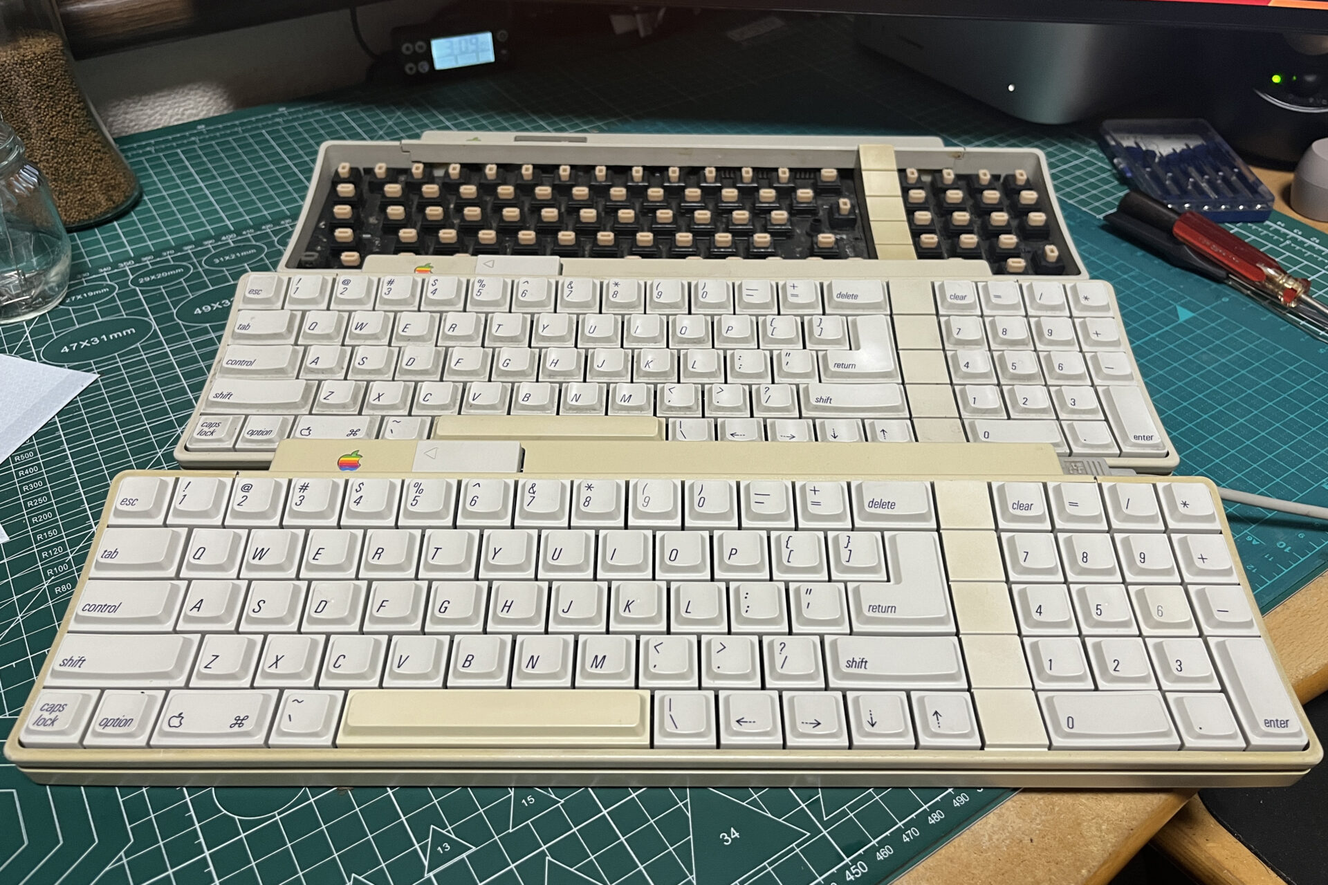 Apple IIGS Keyboard - R&M萌え
