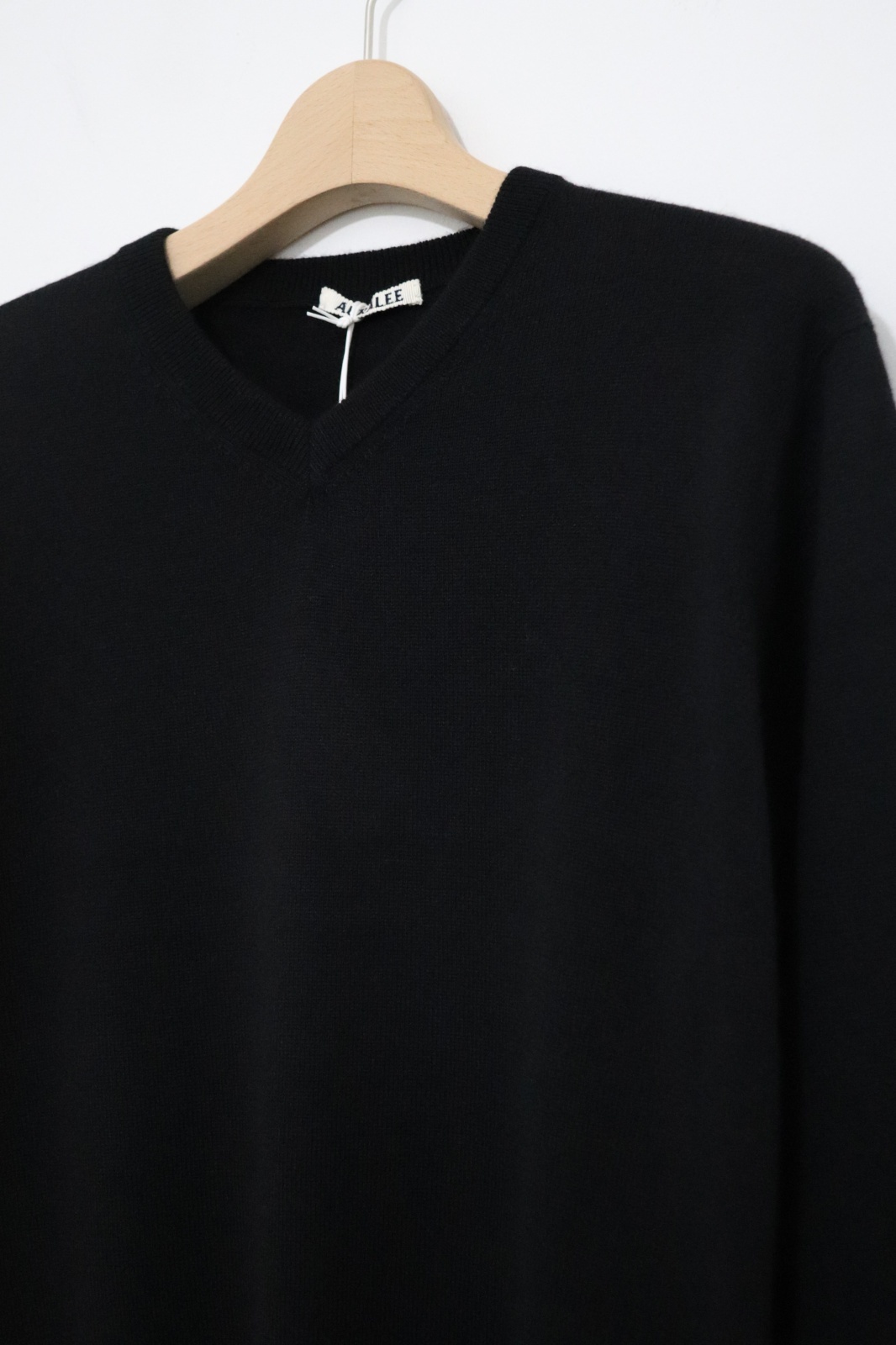 AURALEE(オーラリー) SUPER FINE CASHMERE SILK KNIT V-NECK P/O