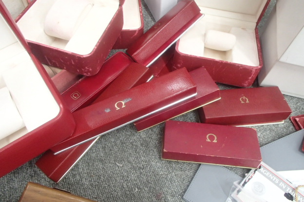 オメガの空箱は時計本体が無くても売ることが可能！ 千葉県のお客様