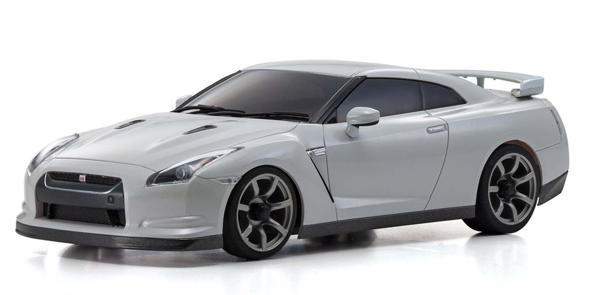 ミニッツAWD 日産 GT-R (R35) ホワイトパール 32628PW - KYOSHO RC