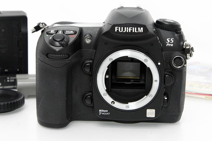 ジャンク商品。FUJIFILM S5 Pro デジタル一眼レフカメラ レビュー