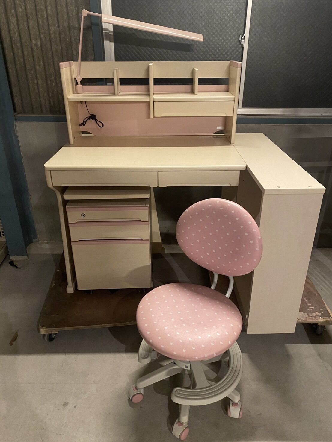 名古屋市港区にてイトーキ学習机を買取 | 作業事例・買取実績 | 愛知県