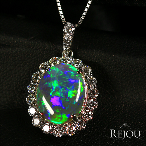 オーストラリアライトニングリッジ産ブラックオパール 約4ct