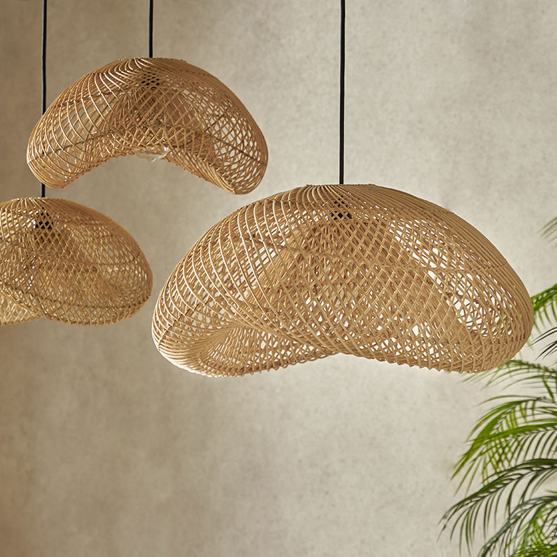ラタンで編まれた吊り下げ型の超特大ペンダントランプシェード [14254]