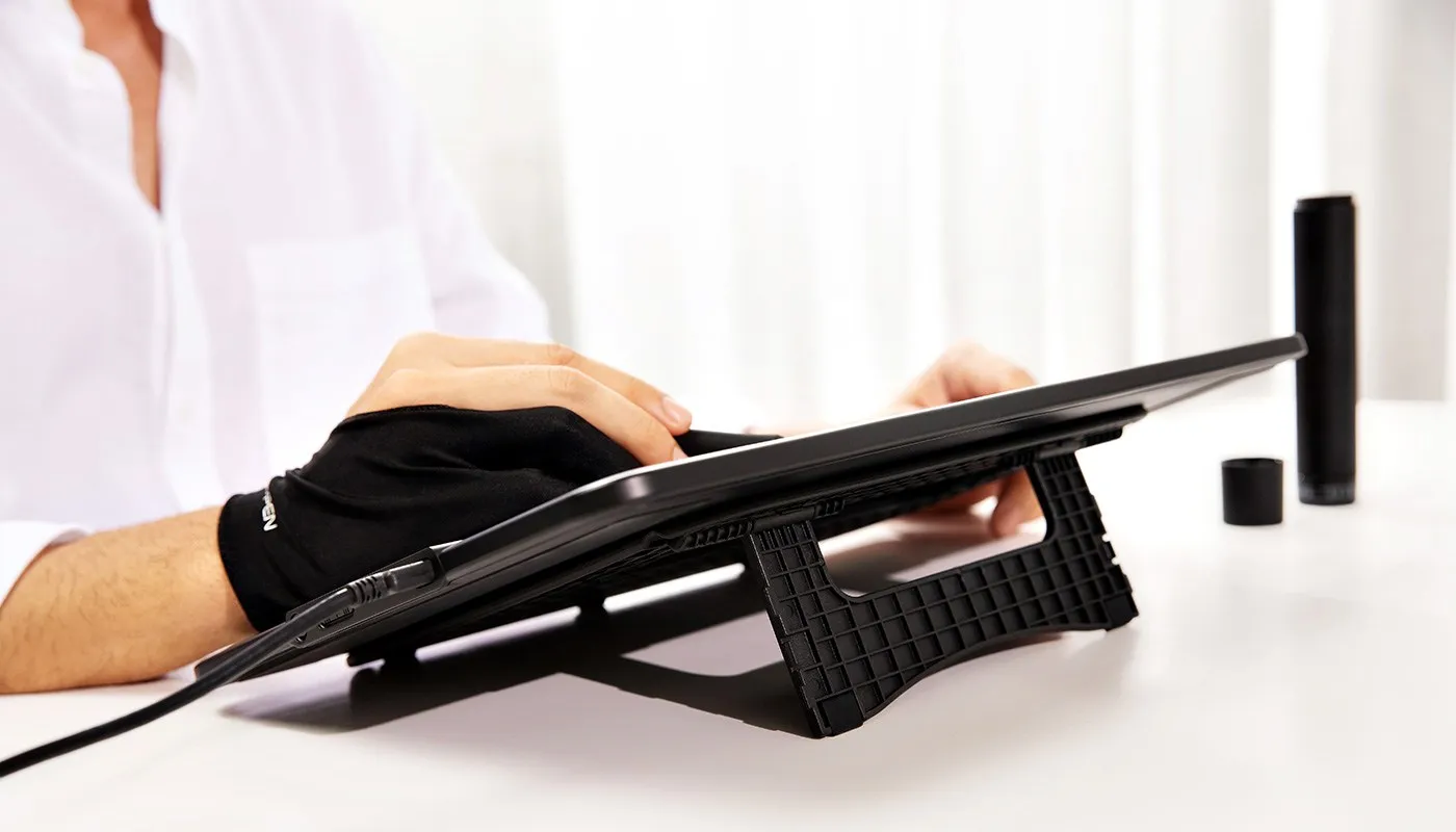 XP-PEN Artist13.3 Pro 超コンパクトで旅行でも連れて行ける液タブ