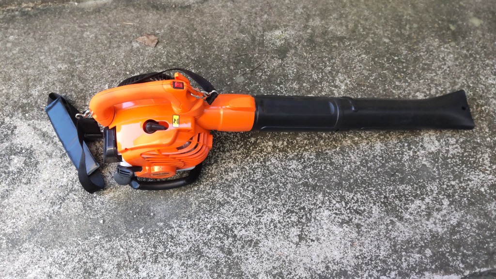 エンジンブロワー 25.4cc 強力送風機 ノズル各種＆肩掛けベルト付き