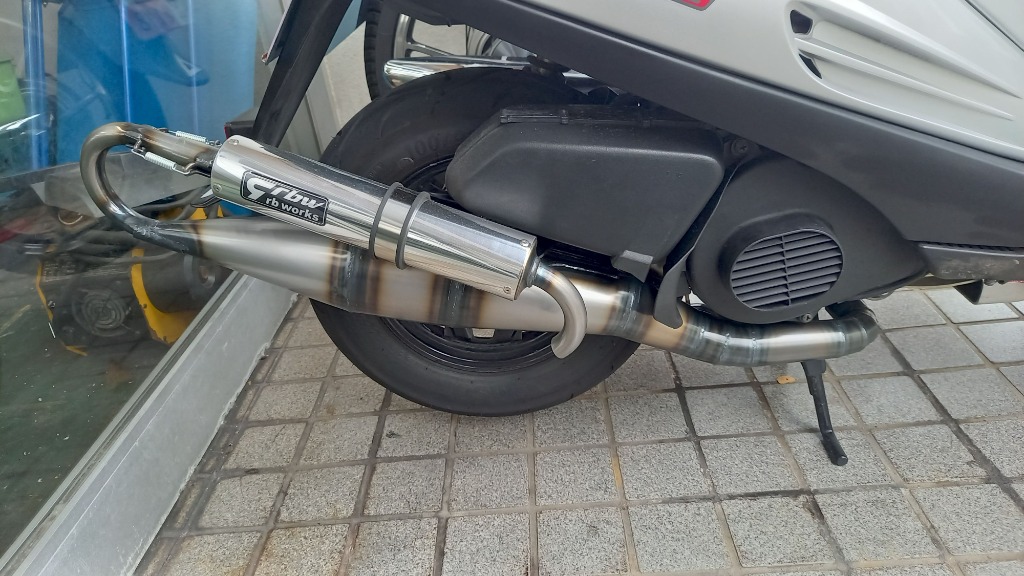 rb-works製☆アドレスV100☆ユーロチャンバー☆シルバーサイレンサー銀