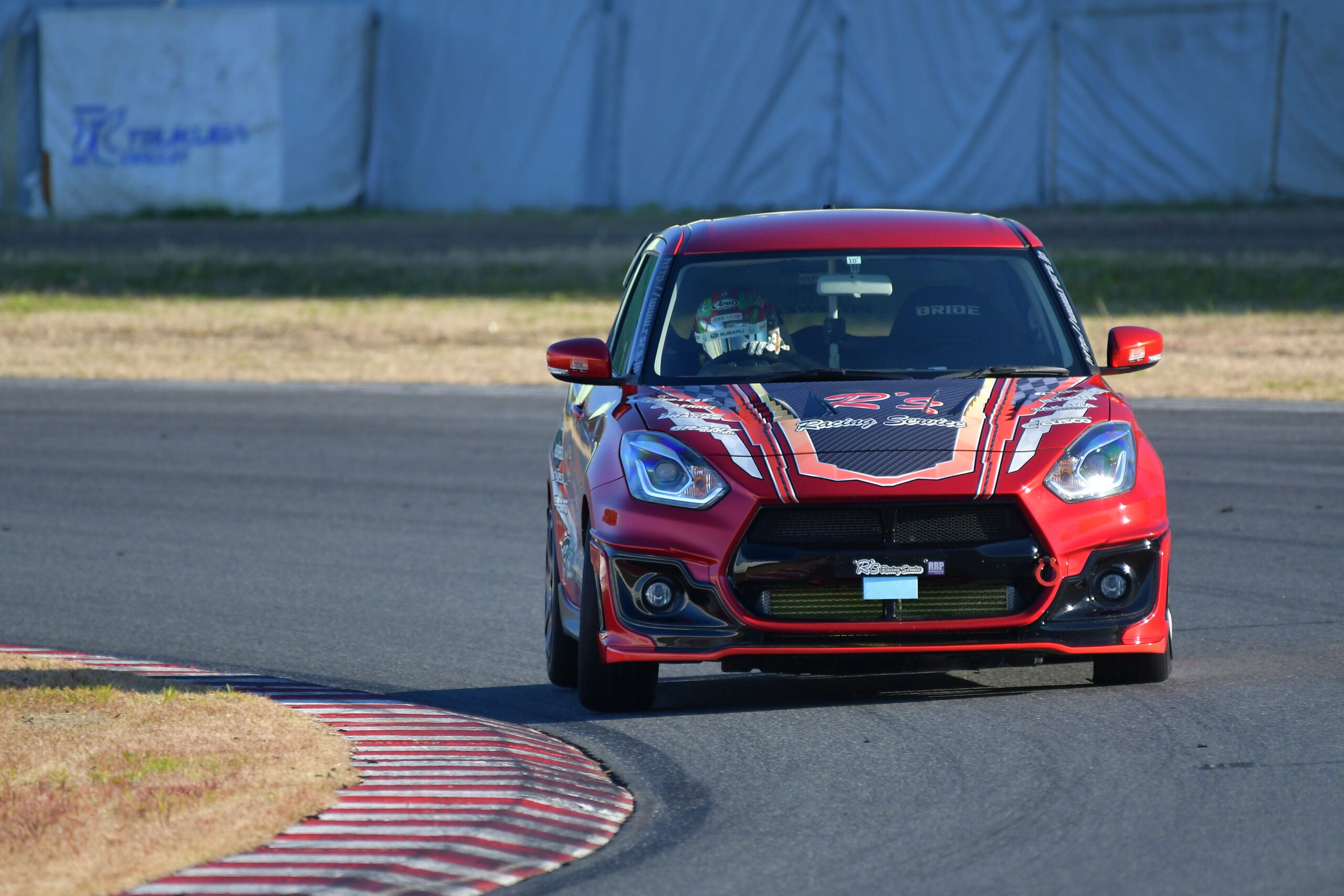 アールズ ZC33Sスイフトスポーツ「主要部を自社パーツで構成。 新たな