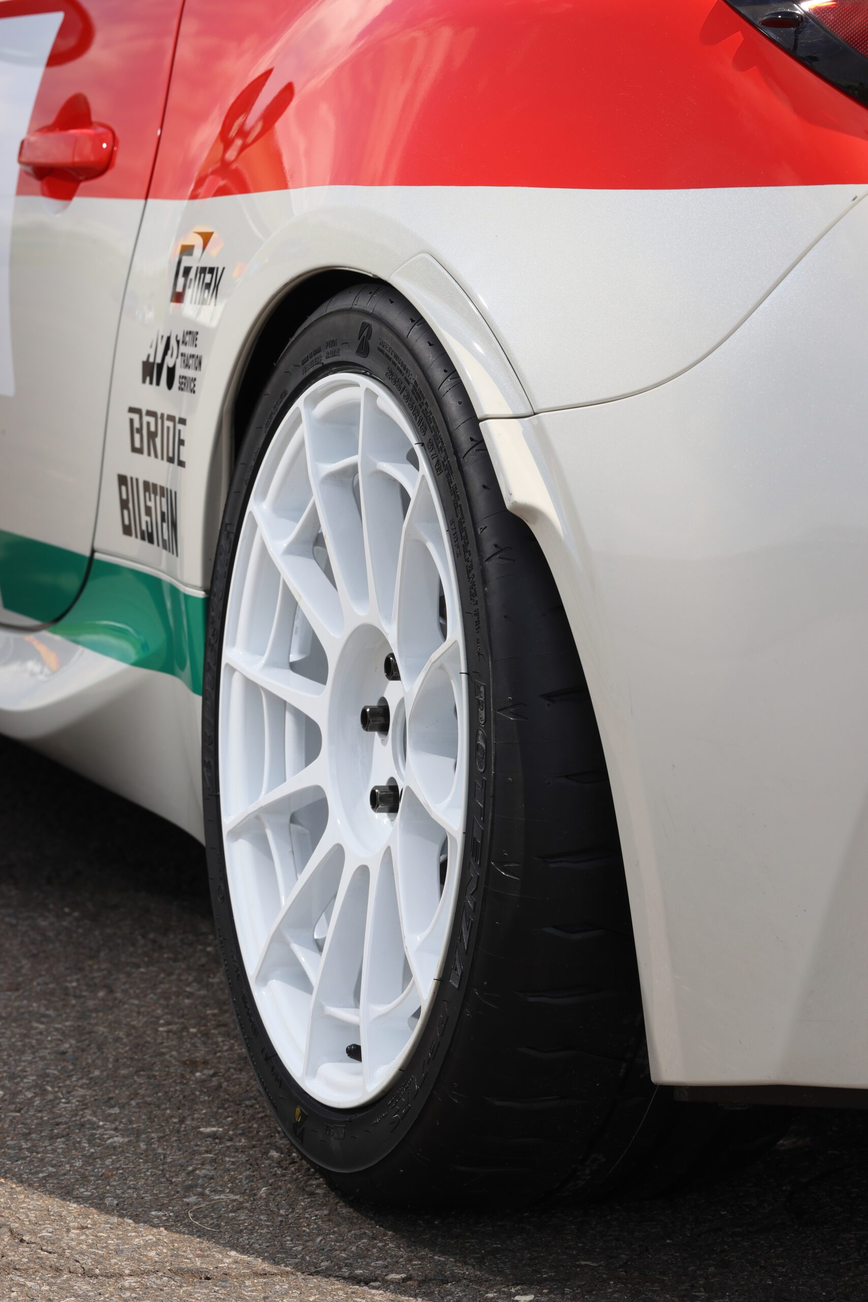 265/35R18が履けるZN8/ZD8専用ホイール「ENKEI NT03RR Type SS」純正