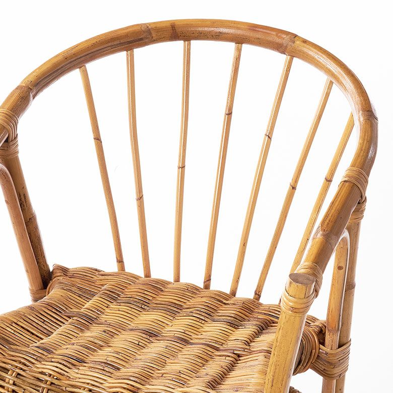 軽くて丈夫なラタンで編まれたカフェチェアー[14152]