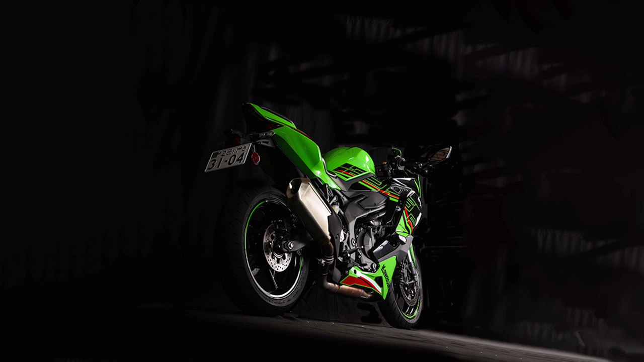 中野真矢×平嶋夏海インプレッションKAWASAKI Ninja ZX-25R SE