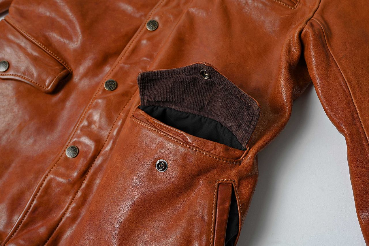 大人の魅力あふれるバイク用ジャケット、紳士に似合う本革テーラード