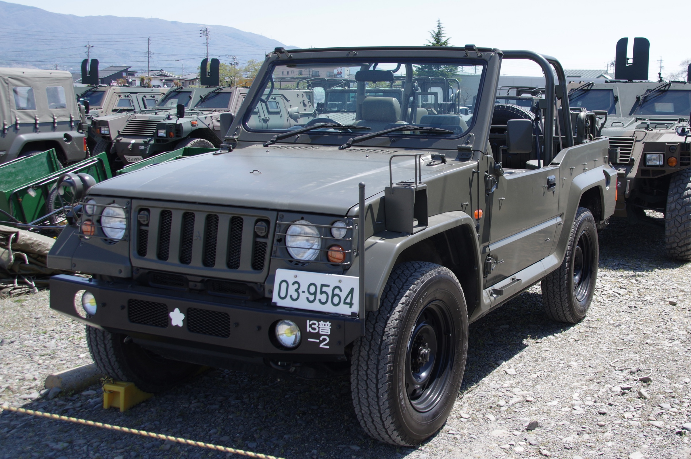 1/2tトラック（73式小型トラック）｜パジェロ・ジープ｜陸上自衛隊