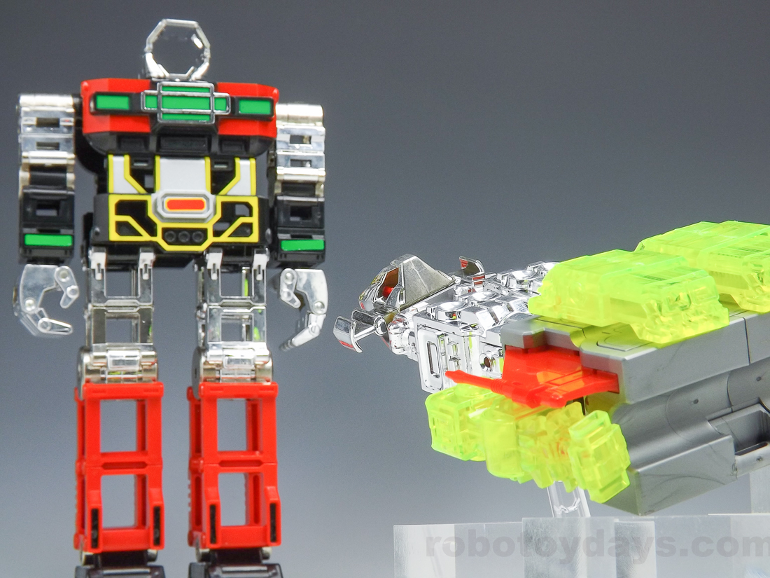 フルアーマ超電送ロボビデオ戦士DXレザリオン