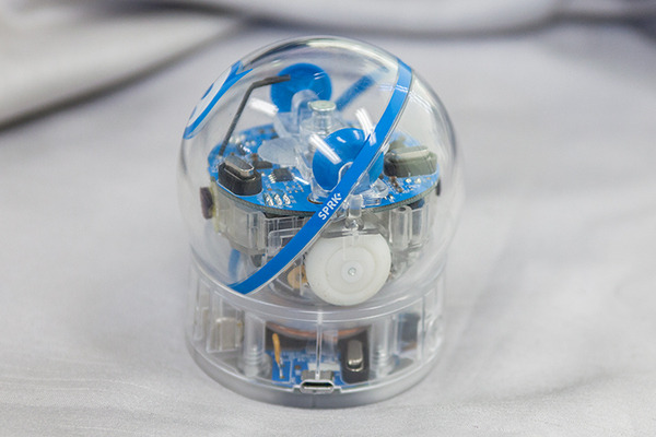 スターウォーズ・ファン必携アイテムBB-8とフォースバンドの魅力と