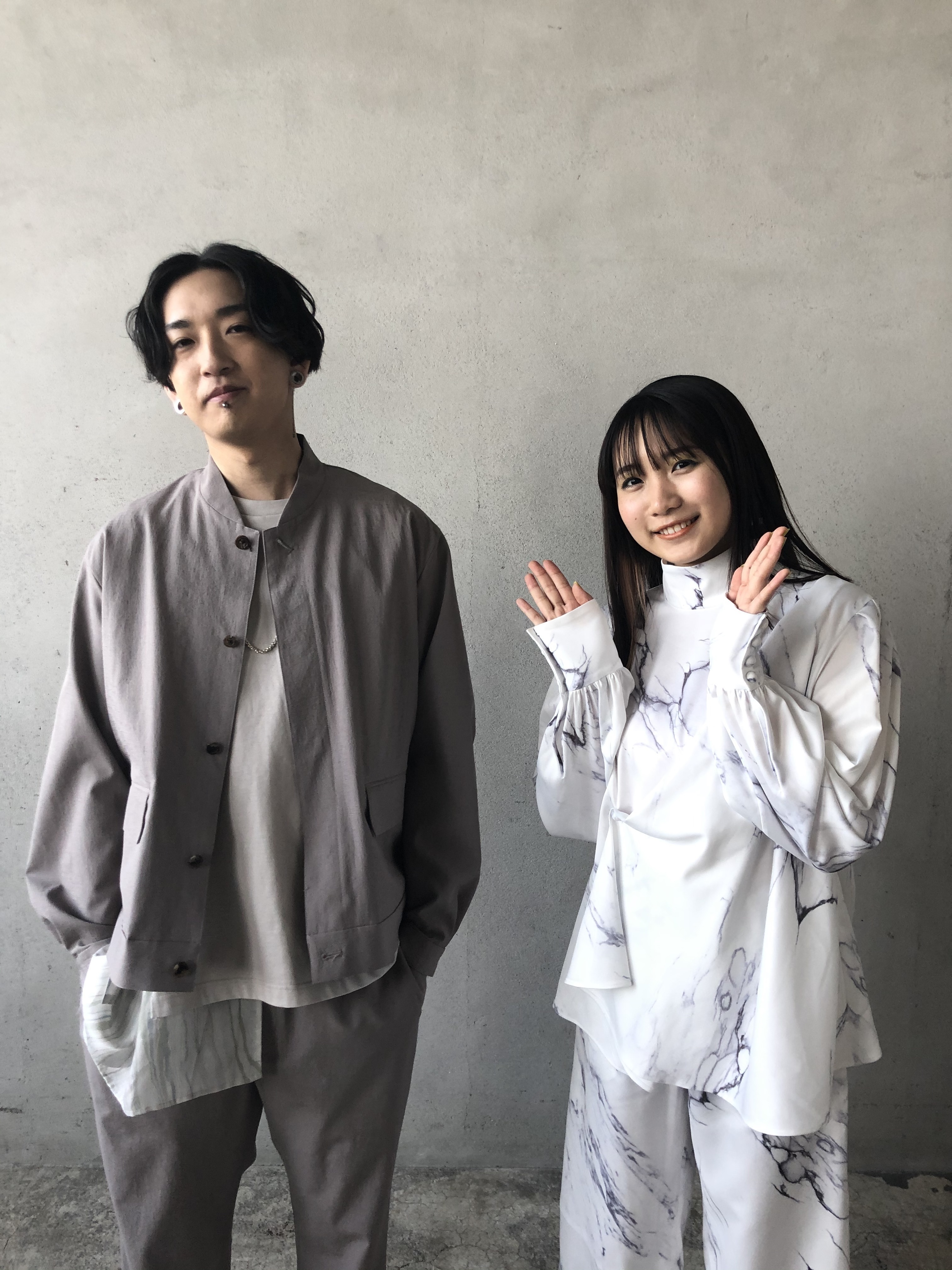 YOASOBI表紙のCUT4月号は本日発売！ 撮影後のオフショット！ (2021/03