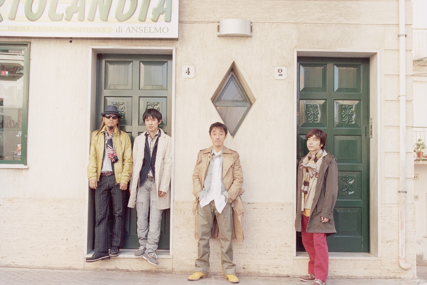 スピッツ、2・1発売のスペシャル・アルバム『おるたな』全曲試聴