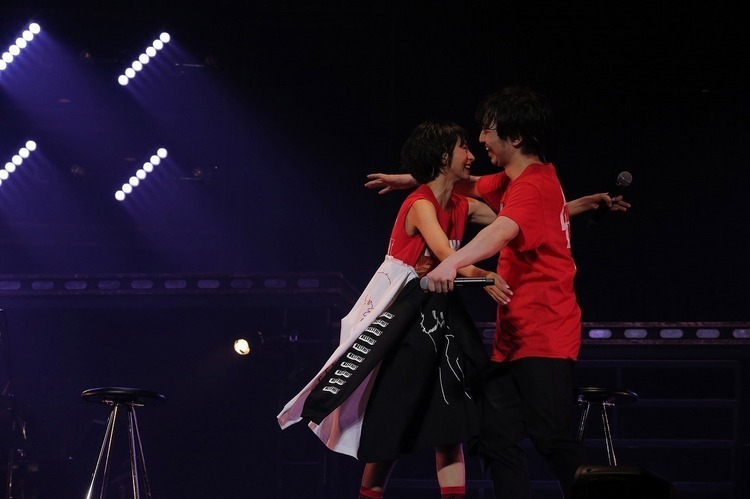 三浦大知、武道館公演で満島ひかりと18年ぶりの共演。Folderの楽曲を