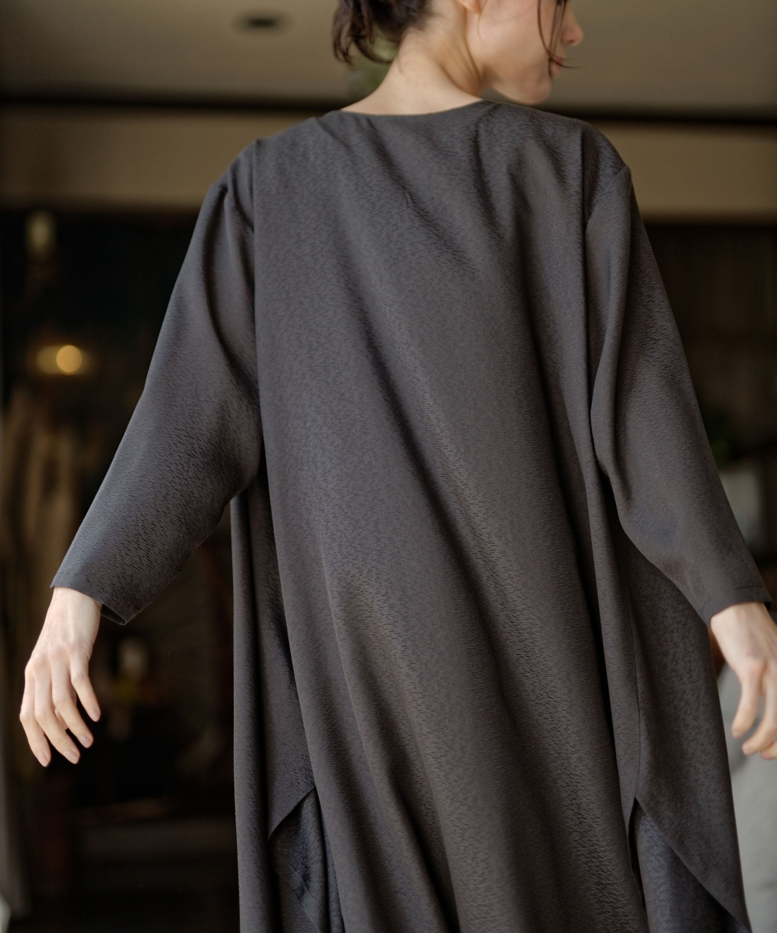 シルクのロングカーディガン