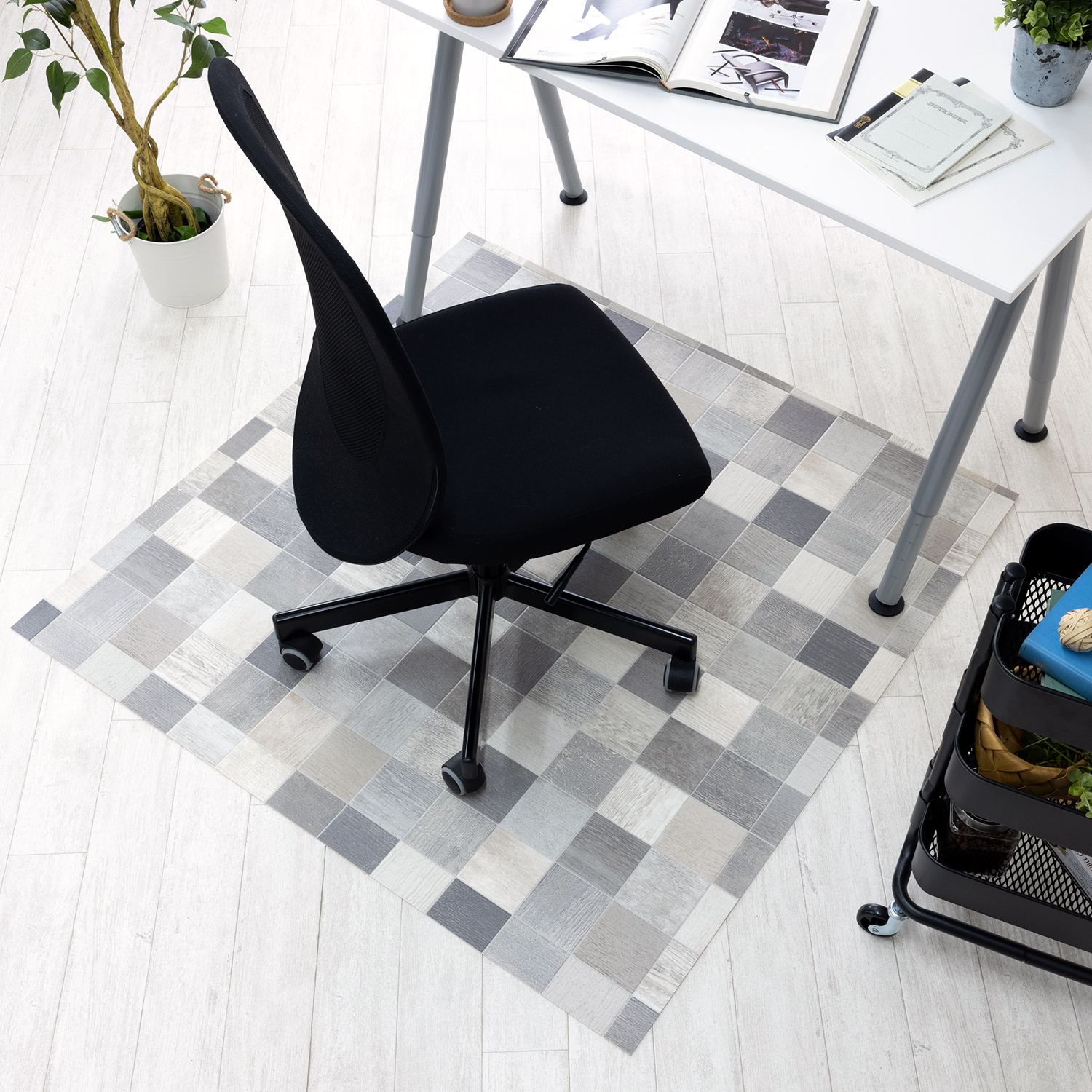 タイル柄 チェアマット アルベログレー 120cm幅 | ラグリエ